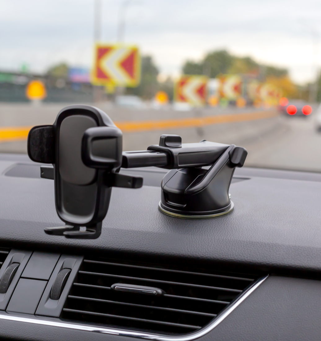 Halterungen & Zubehör fürs Auto